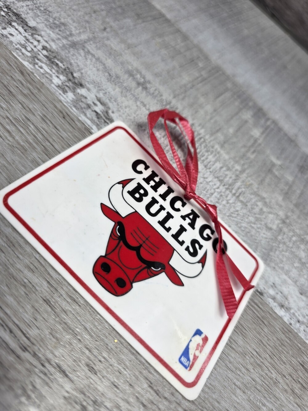1997 Hallmark Keepsake Christmas Ornament Chicago Bulls NBA Collection g44a